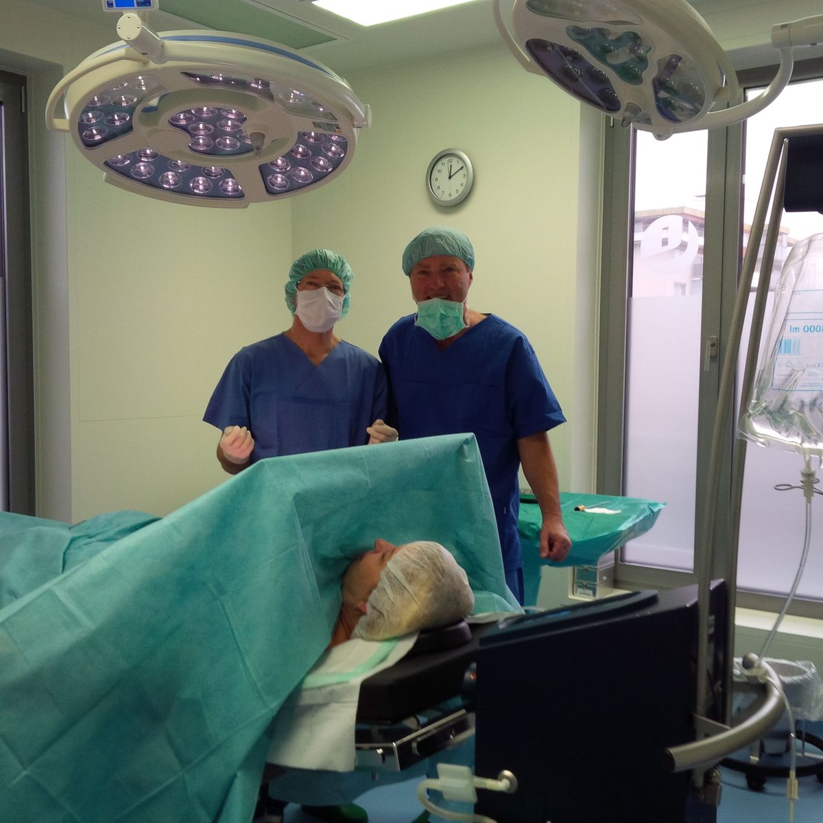 Dr. Hans Werner training physicians during a procedure